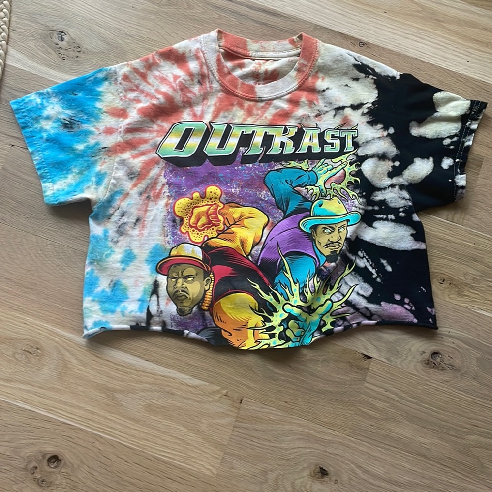 Outkast graphic cut off tee